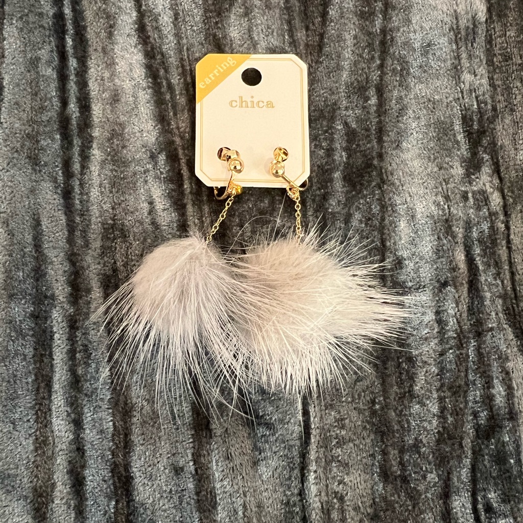 Chic Gold And White Fur Earrings
